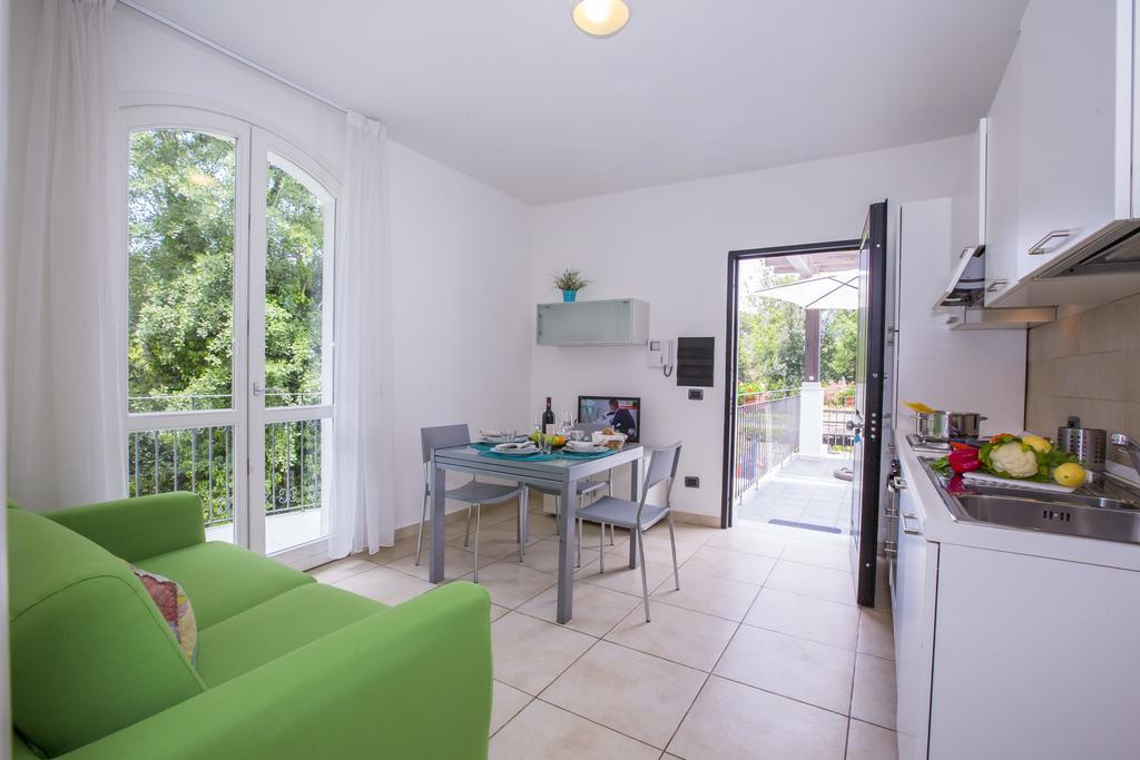 Residence Casa Bianca มารีนา ดิ มาซซา ภายนอก รูปภาพ