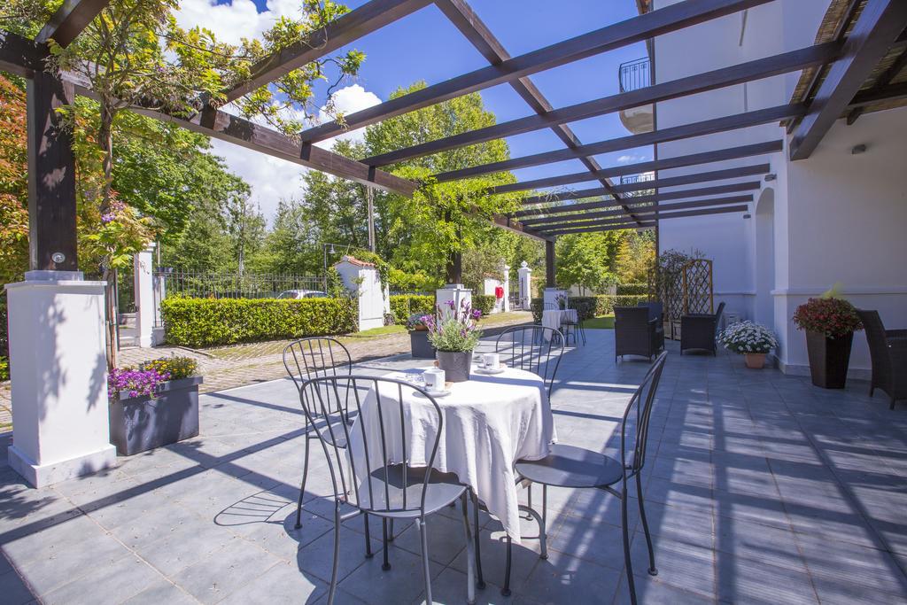 Residence Casa Bianca มารีนา ดิ มาซซา ภายนอก รูปภาพ