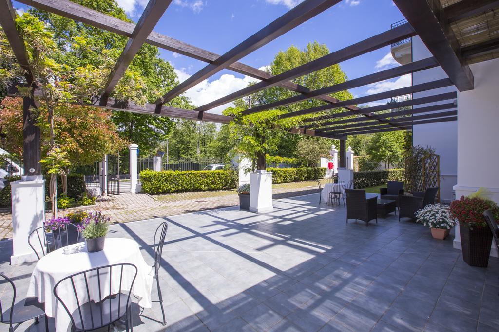 Residence Casa Bianca มารีนา ดิ มาซซา ภายนอก รูปภาพ