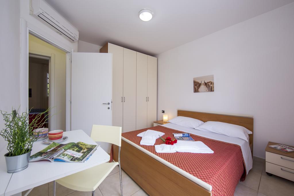 Residence Casa Bianca มารีนา ดิ มาซซา ภายนอก รูปภาพ
